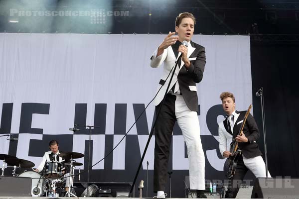 THE HIVES - 2018-06-17 - BRETIGNY-SUR-ORGE - Base Aerienne 217 - Main Stage - Per Almqvist - Niklas Almqvist - Arne Christian Jääskeläinen